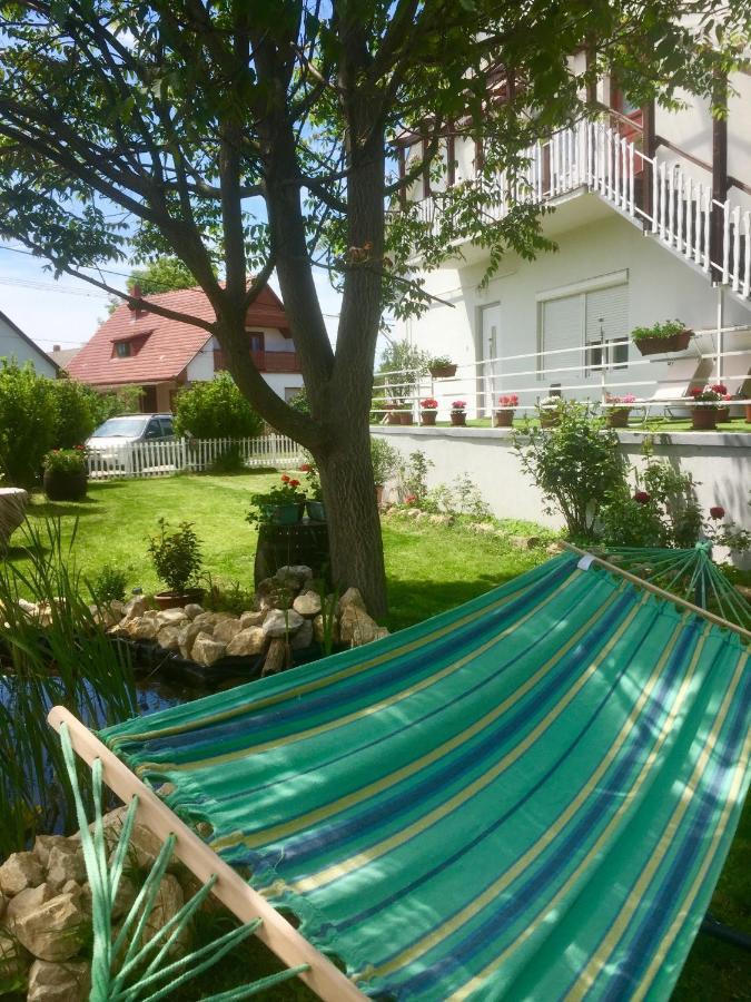 Lelle-Kert Apartman 02 Balatonlelle Exterior photo